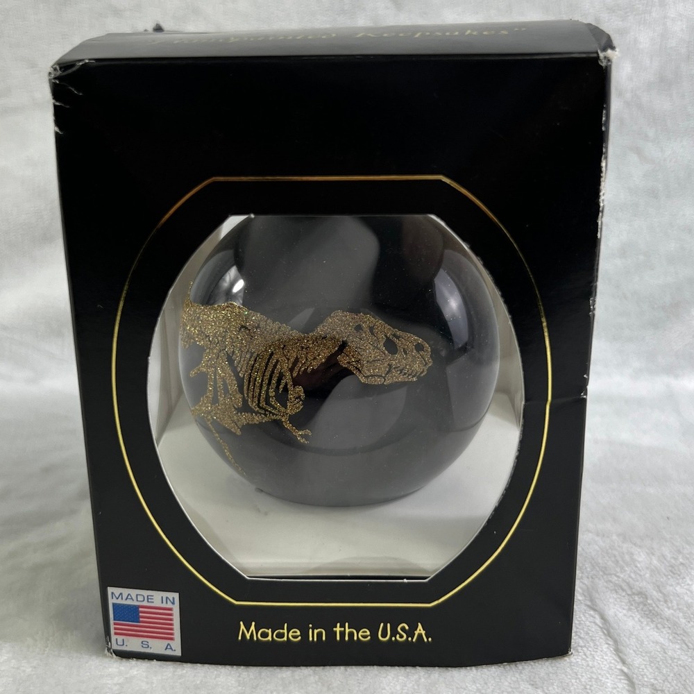 Heart Gifts T-Rex Skeleton Glass Ornament Smithsonian Natural History Museum